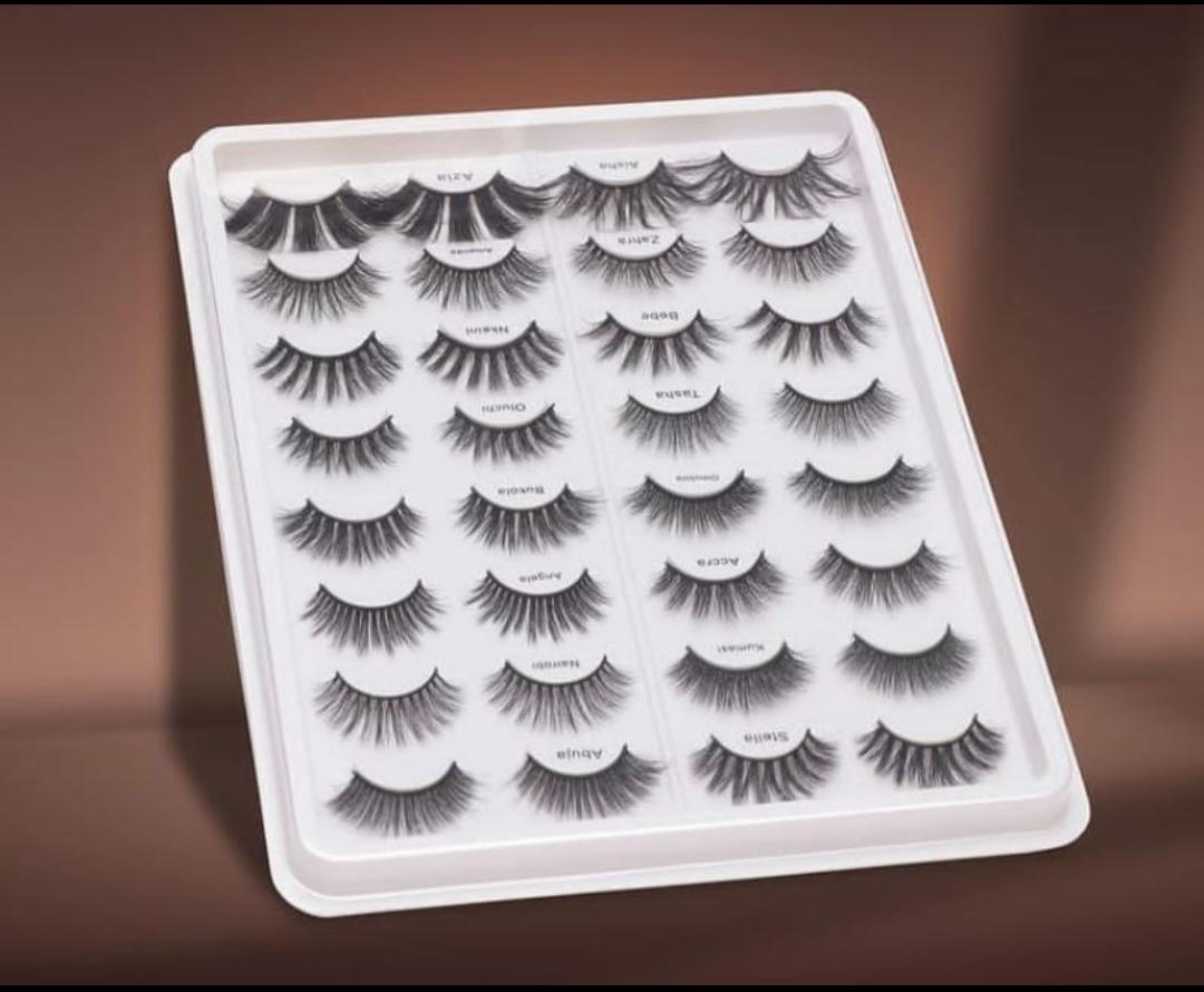Book of Lashes (16 Pairs)